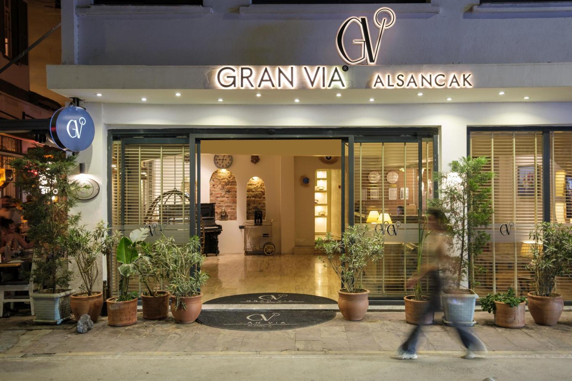 Gran Via Alsancak Hotel Измир Екстериор снимка