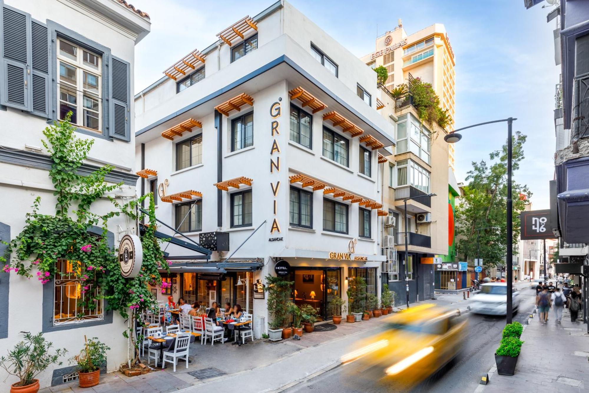 Gran Via Alsancak Hotel Измир Екстериор снимка